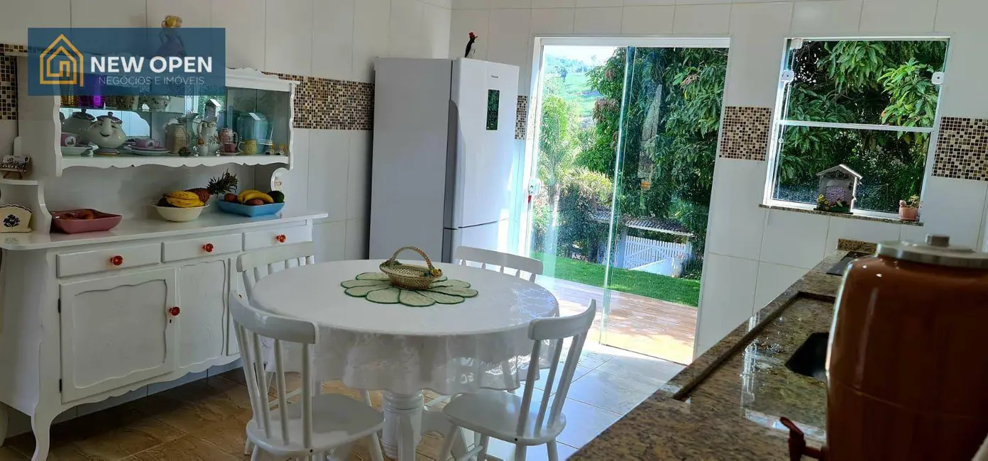 Chácara com 3 quartos à venda, 800m2 em Piracaia - SP - imagem 9 Foto 9 de Chácara com 3 quartos à venda, 800m2 em Piracaia - SP