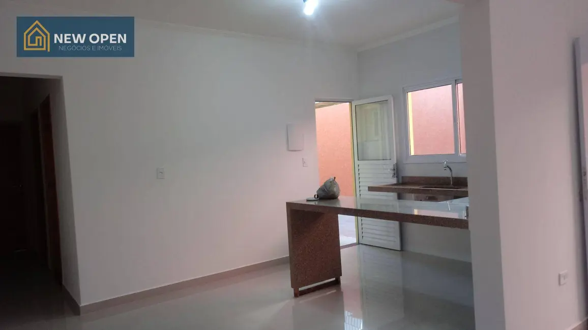 Foto 2 de Casa com 2 quartos à venda, 175m2 em Nova Cerejeira, Atibaia - SP
