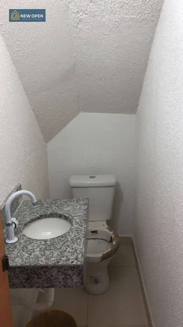 Foto 2 de Sobrado com 2 quartos à venda, 80m2 em Bom Jesus Dos Perdoes - SP