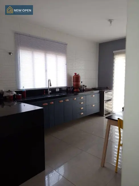 Foto 5 de Casa com 2 quartos à venda, 200m2 em Centro, Bom Jesus Dos Perdoes - SP
