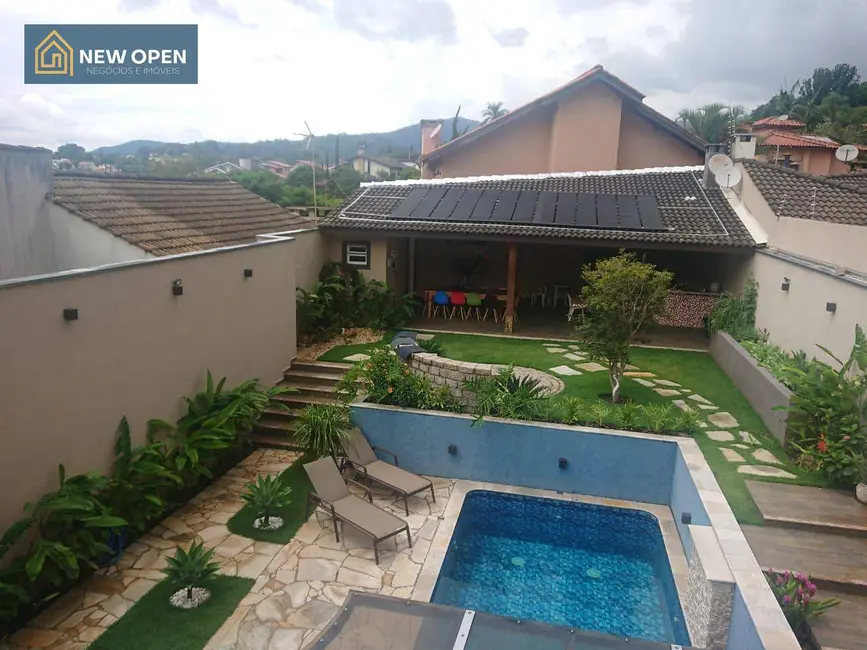 Casa com 3 quartos à venda, 390m2 em Vila Gardênia, Atibaia - SP - imagem 1 Foto 1 de Casa com 3 quartos à venda, 390m2 em Vila Gardênia, Atibaia - SP
