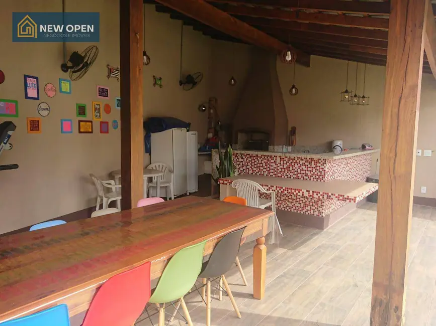 Casa com 3 quartos à venda, 390m2 em Vila Gardênia, Atibaia - SP - imagem 4 Foto 4 de Casa com 3 quartos à venda, 390m2 em Vila Gardênia, Atibaia - SP