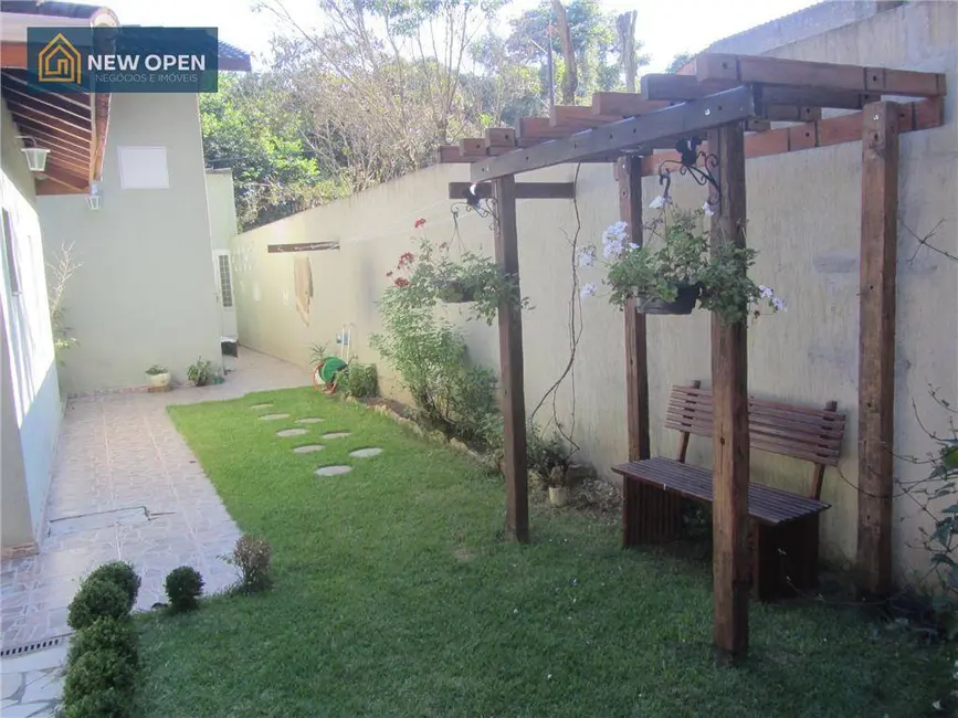 Casa com 3 quartos à venda, 450m2 em Parque Residencial Itaguaçu, Atibaia - SP - imagem 2 Foto 2 de Casa com 3 quartos à venda, 450m2 em Parque Residencial Itaguaçu, Atibaia - SP