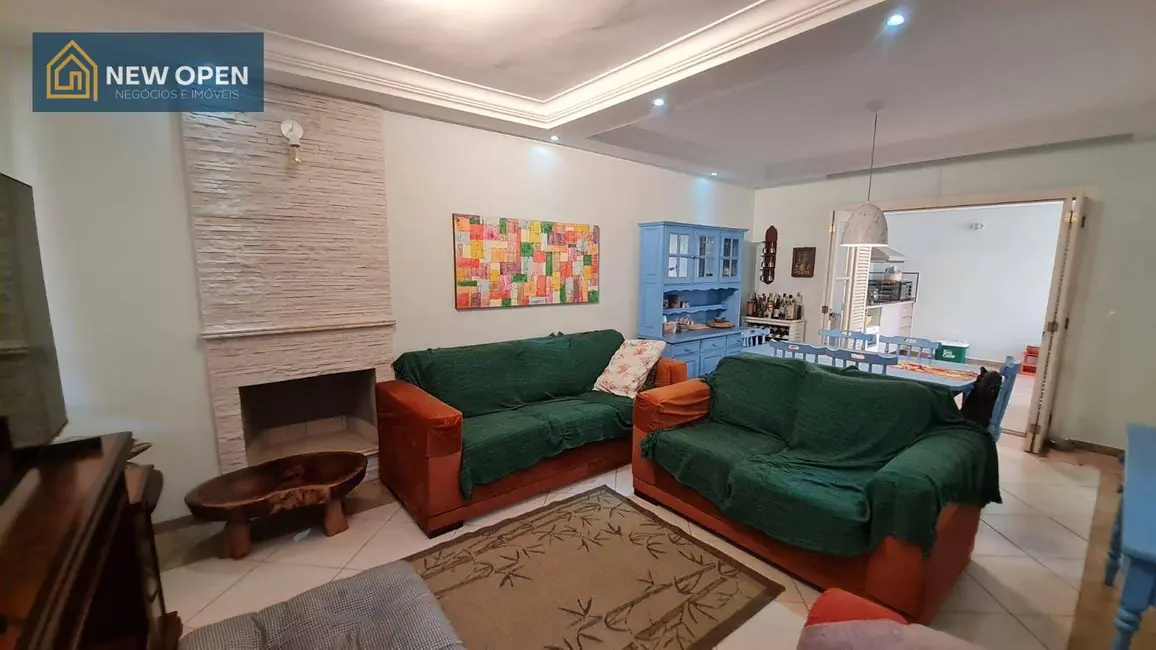 Casa de Condomínio com 3 quartos à venda, 200m2 em Jardim das Flores, Atibaia - SP - imagem 5 Foto 5 de Casa de Condomínio com 3 quartos à venda, 200m2 em Jardim das Flores, Atibaia - SP