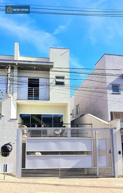 Foto 2 de Casa com 3 quartos à venda, 186m2 em Recreio Maristela, Atibaia - SP