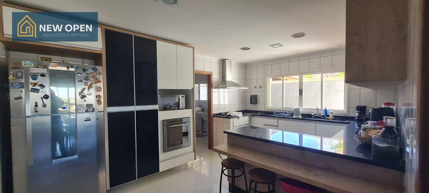 Foto 8 de Sobrado com 4 quartos à venda, 700m2 em Condomínio Parque das Garças I, Atibaia - SP