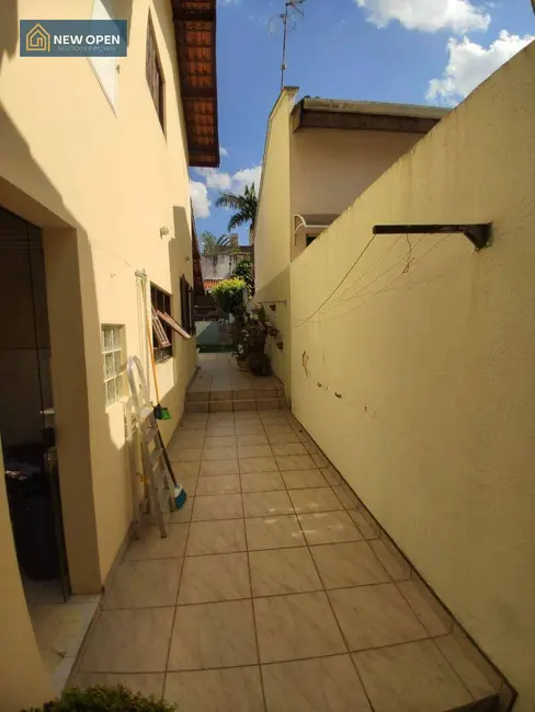 Casa com 3 quartos à venda, 387m2 em Jardim Siriema, Atibaia - SP - imagem 5 Foto 5 de Casa com 3 quartos à venda, 387m2 em Jardim Siriema, Atibaia - SP