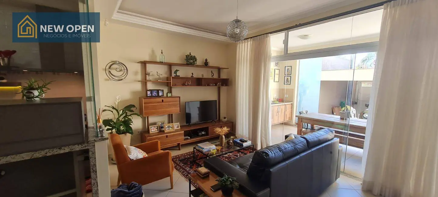 Foto 4 de Casa com 3 quartos à venda, 150m2 em Jardim Maristela, Atibaia - SP
