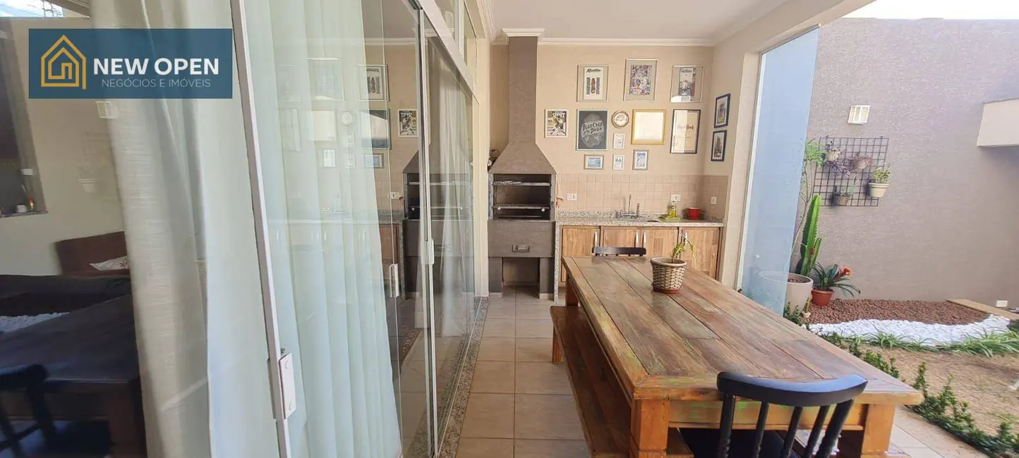 Foto 3 de Casa com 3 quartos à venda, 150m2 em Jardim Maristela, Atibaia - SP