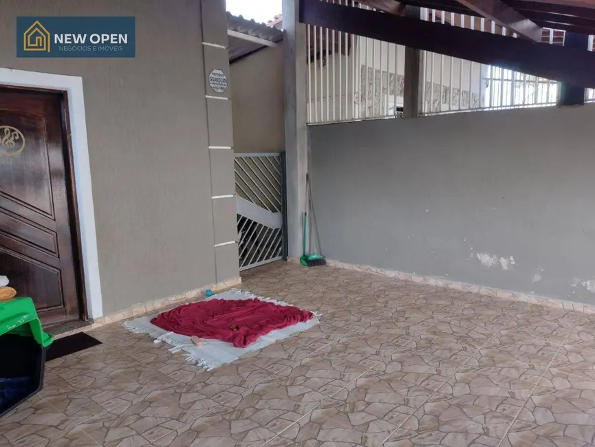 Casa com 3 quartos à venda, 225m2 em Atibaia - SP - imagem 3 Foto 3 de Casa com 3 quartos à venda, 225m2 em Atibaia - SP