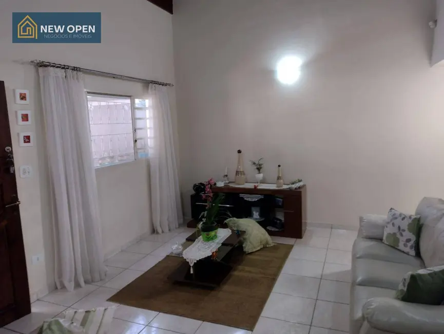 Casa com 3 quartos à venda, 225m2 em Atibaia - SP - imagem 6 Foto 6 de Casa com 3 quartos à venda, 225m2 em Atibaia - SP