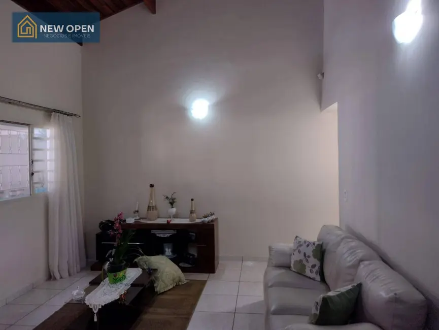 Casa com 3 quartos à venda, 225m2 em Atibaia - SP - imagem 4 Foto 4 de Casa com 3 quartos à venda, 225m2 em Atibaia - SP