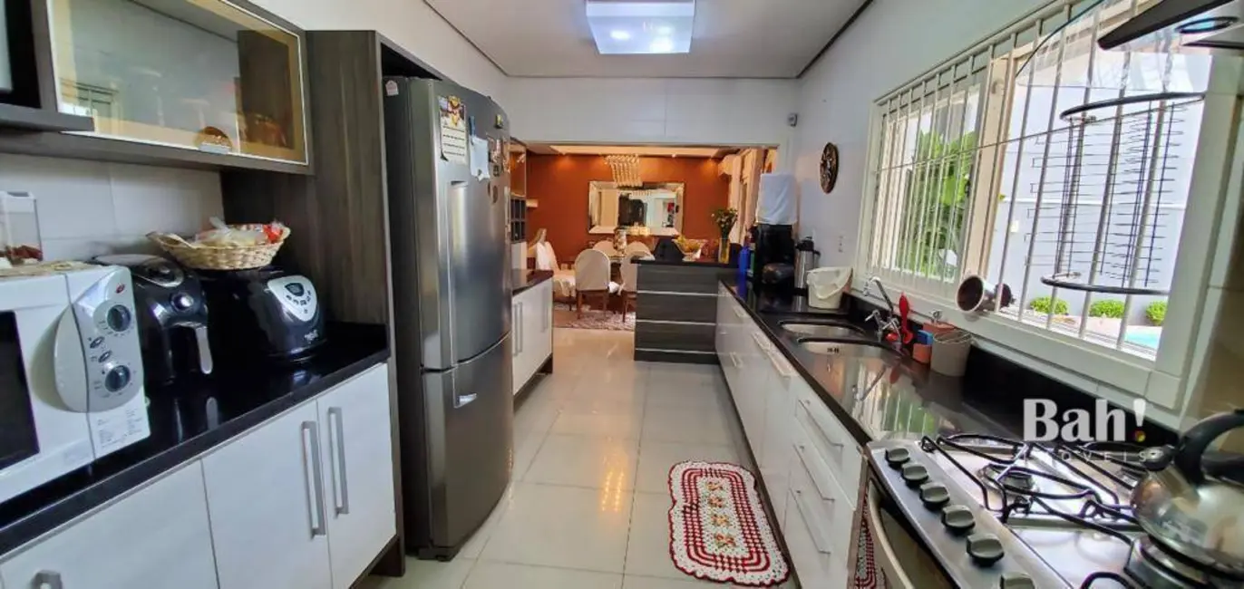 Casa com 4 quartos à venda, 324m2 em Estância Velha, Canoas - RS - imagem 8 Foto 8 de Casa com 4 quartos à venda, 324m2 em Estância Velha, Canoas - RS