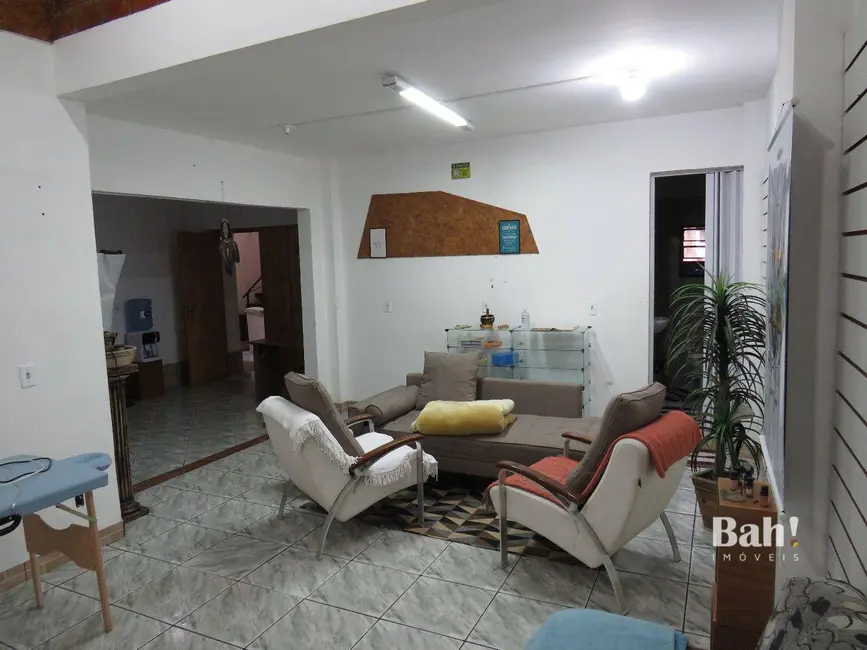 Sobrado com 3 quartos à venda, 269m2 em Esteio - RS - imagem 8 Foto 8 de Sobrado com 3 quartos à venda, 269m2 em Esteio - RS