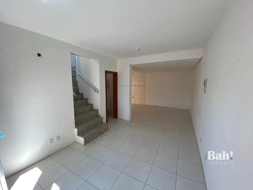 Foto 2 de Casa de Condomínio com 2 quartos à venda, 140m2 em Niterói, Canoas - RS