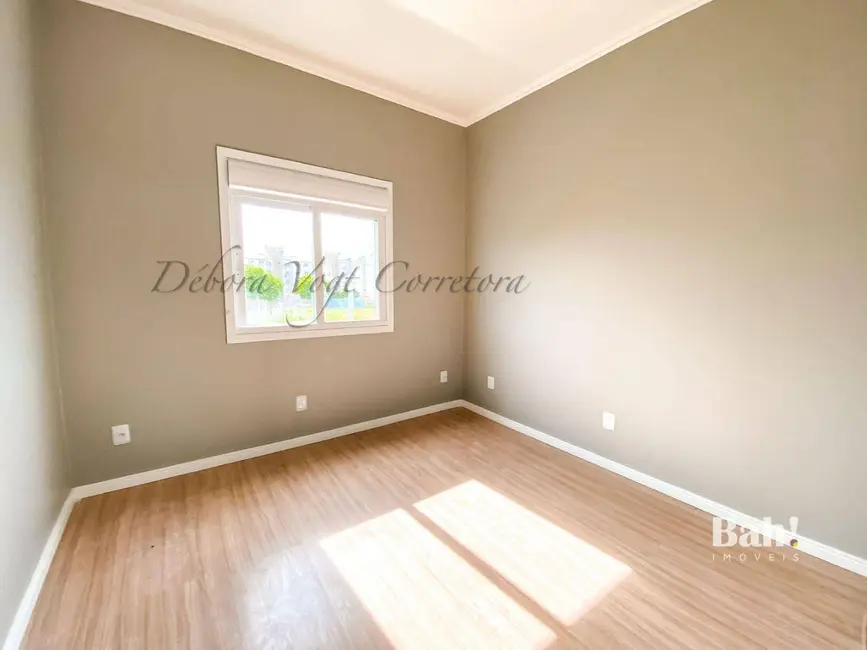 Sobrado com 3 quartos à venda, 180m2 em Estância Velha, Canoas - RS - imagem 9 Foto 9 de Sobrado com 3 quartos à venda, 180m2 em Estância Velha, Canoas - RS