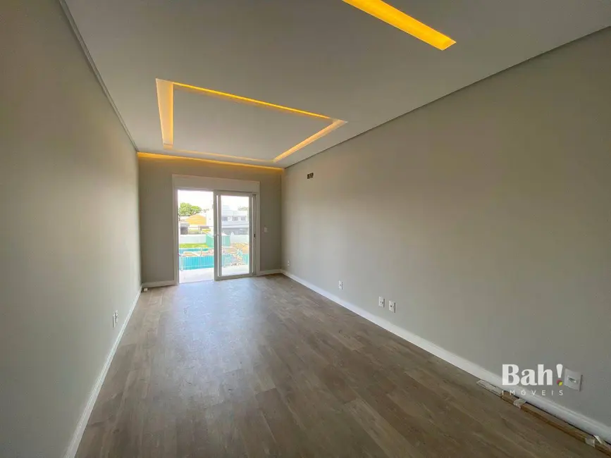 Sobrado com 4 quartos à venda, 230m2 em Igara, Canoas - RS - imagem 9 Foto 9 de Sobrado com 4 quartos à venda, 230m2 em Igara, Canoas - RS