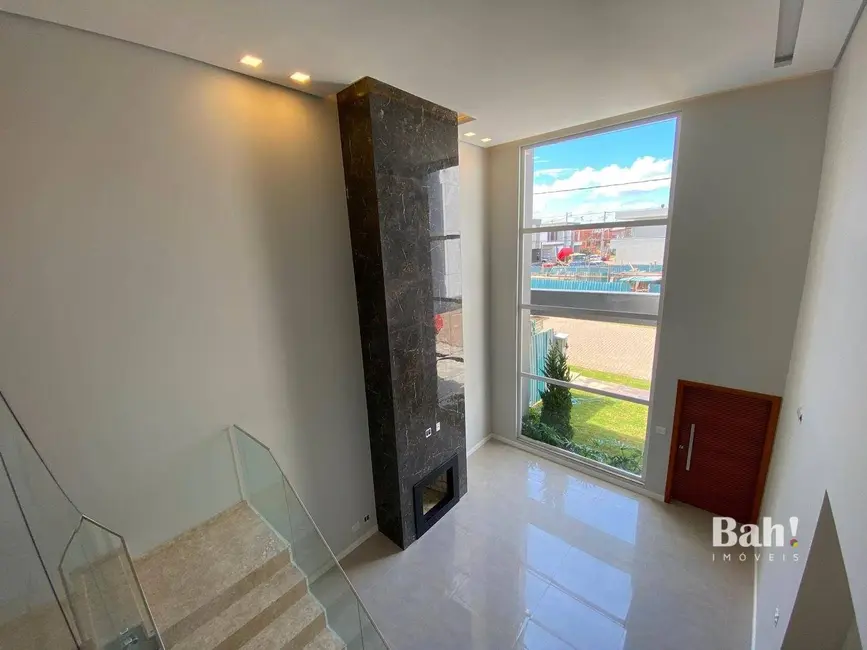 Sobrado com 4 quartos à venda, 230m2 em Igara, Canoas - RS - imagem 8 Foto 8 de Sobrado com 4 quartos à venda, 230m2 em Igara, Canoas - RS