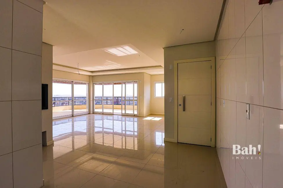 Apartamento com 3 quartos à venda, 227m2 em Centro, Canoas - RS - imagem 3 Foto 3 de Apartamento com 3 quartos à venda, 227m2 em Centro, Canoas - RS