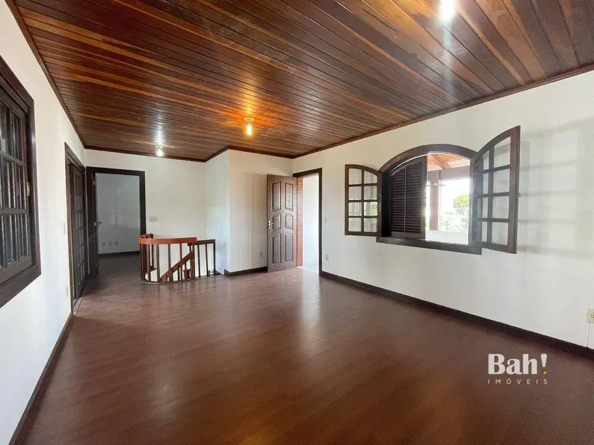Casa com 3 quartos à venda, 370m2 em Marechal Rondon, Canoas - RS - imagem 9 Foto 9 de Casa com 3 quartos à venda, 370m2 em Marechal Rondon, Canoas - RS