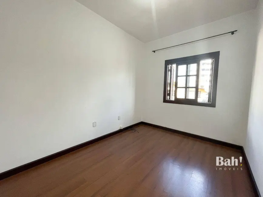 Casa com 3 quartos à venda, 370m2 em Marechal Rondon, Canoas - RS - imagem 7 Foto 7 de Casa com 3 quartos à venda, 370m2 em Marechal Rondon, Canoas - RS