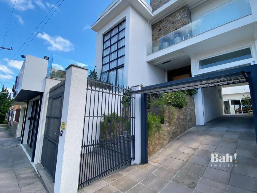 Foto 2 de Sobrado com 4 quartos à venda, 363m2 em Cachoeirinha - RS