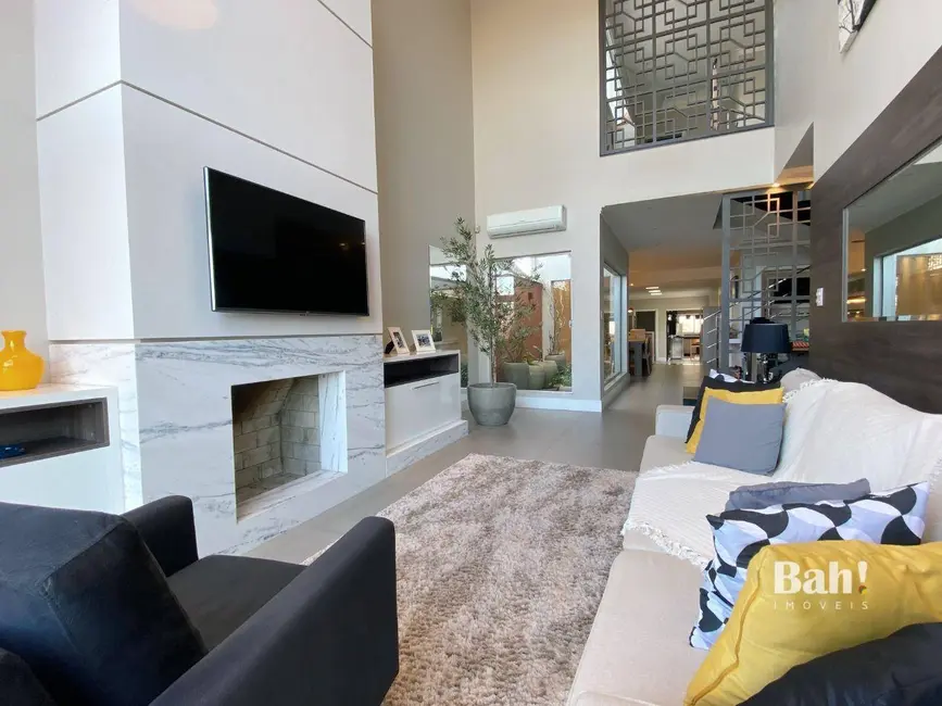 Foto 4 de Sobrado com 4 quartos à venda, 363m2 em Cachoeirinha - RS