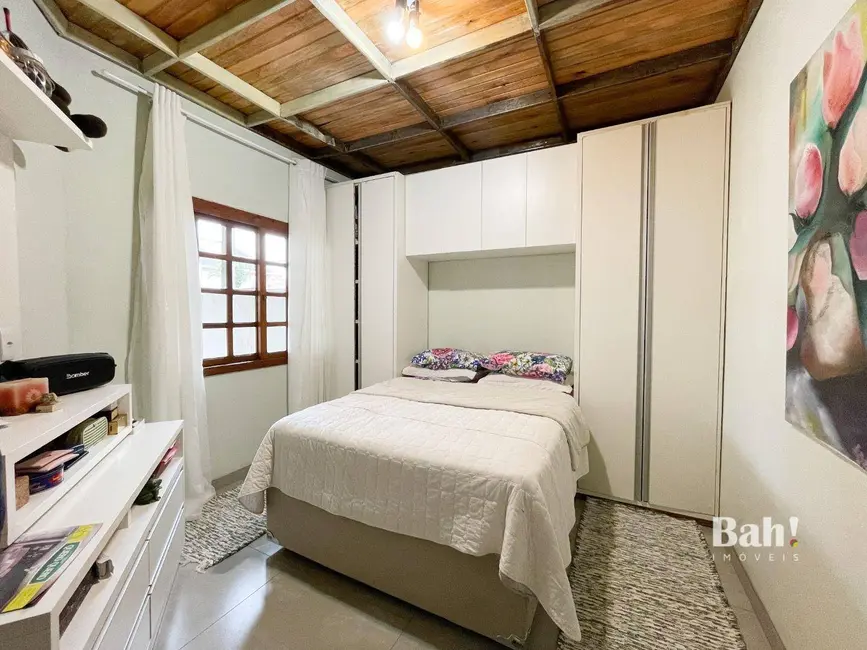 Sobrado com 3 quartos à venda, 200m2 em Igara, Canoas - RS - imagem 4 Foto 4 de Sobrado com 3 quartos à venda, 200m2 em Igara, Canoas - RS