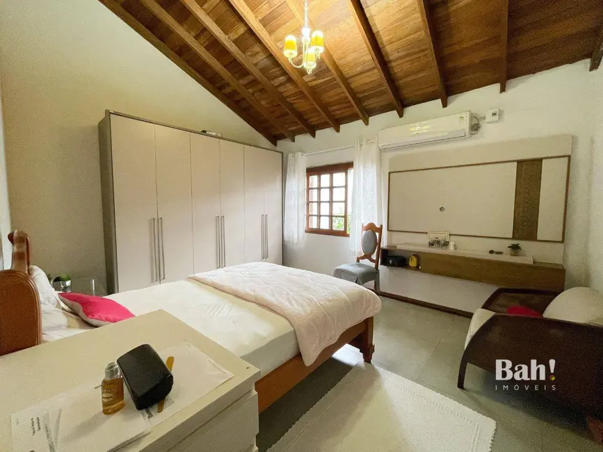 Sobrado com 3 quartos à venda, 200m2 em Igara, Canoas - RS - imagem 6 Foto 6 de Sobrado com 3 quartos à venda, 200m2 em Igara, Canoas - RS