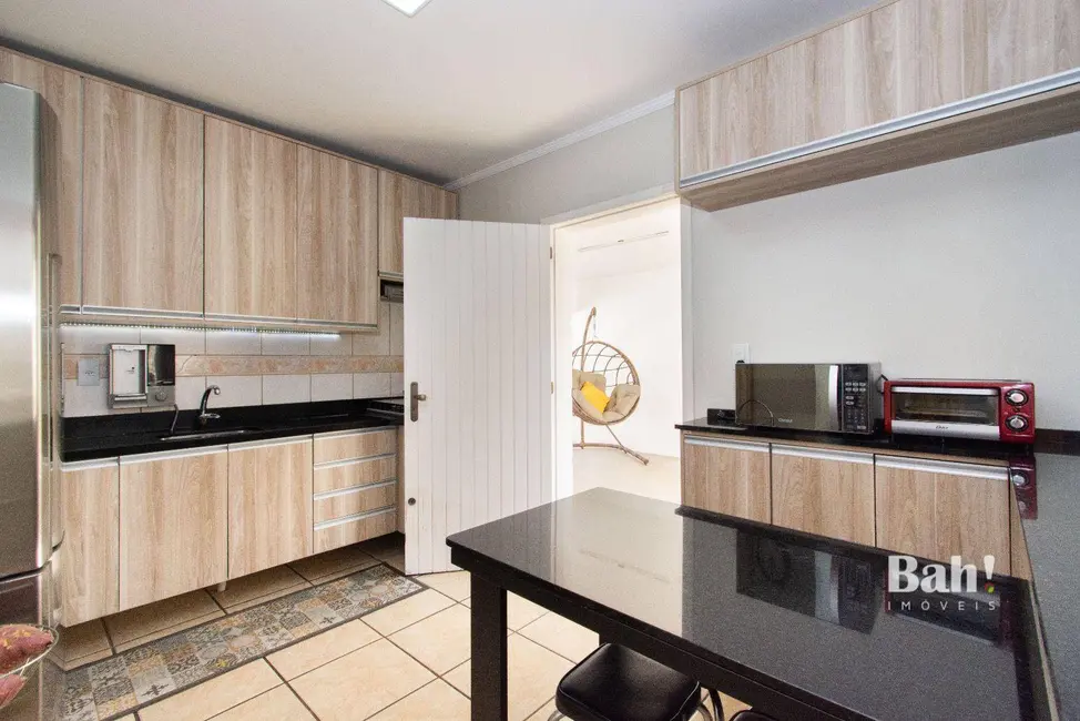 Sobrado com 4 quartos à venda, 363m2 em São José, Canoas - RS - imagem 5 Foto 5 de Sobrado com 4 quartos à venda, 363m2 em São José, Canoas - RS