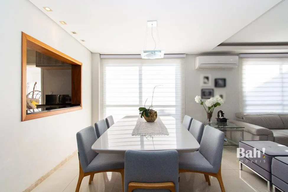 Sobrado com 4 quartos à venda, 363m2 em São José, Canoas - RS - imagem 4 Foto 4 de Sobrado com 4 quartos à venda, 363m2 em São José, Canoas - RS