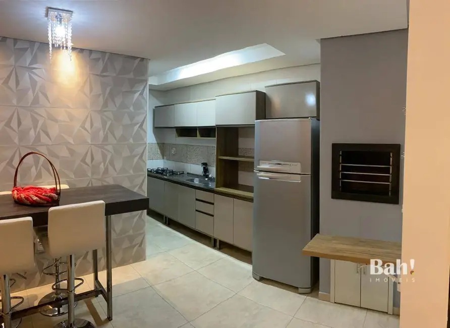 Sobrado com 3 quartos à venda, 296m2 em Mato Grande, Canoas - RS - imagem 4 Foto 4 de Sobrado com 3 quartos à venda, 296m2 em Mato Grande, Canoas - RS