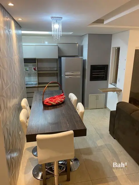 Sobrado com 3 quartos à venda, 296m2 em Mato Grande, Canoas - RS - imagem 3 Foto 3 de Sobrado com 3 quartos à venda, 296m2 em Mato Grande, Canoas - RS
