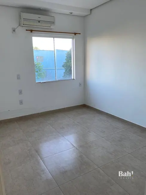 Sobrado com 3 quartos à venda, 296m2 em Mato Grande, Canoas - RS - imagem 4 Foto 4 de Sobrado com 3 quartos à venda, 296m2 em Mato Grande, Canoas - RS