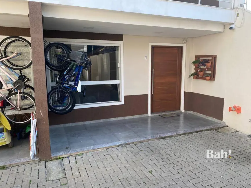 Foto 2 de Sobrado com 3 quartos à venda, 292m2 em Mato Grande, Canoas - RS