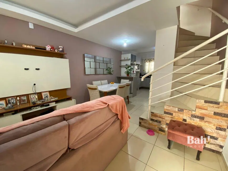 Foto 3 de Sobrado com 2 quartos à venda, 80m2 em São José, Canoas - RS