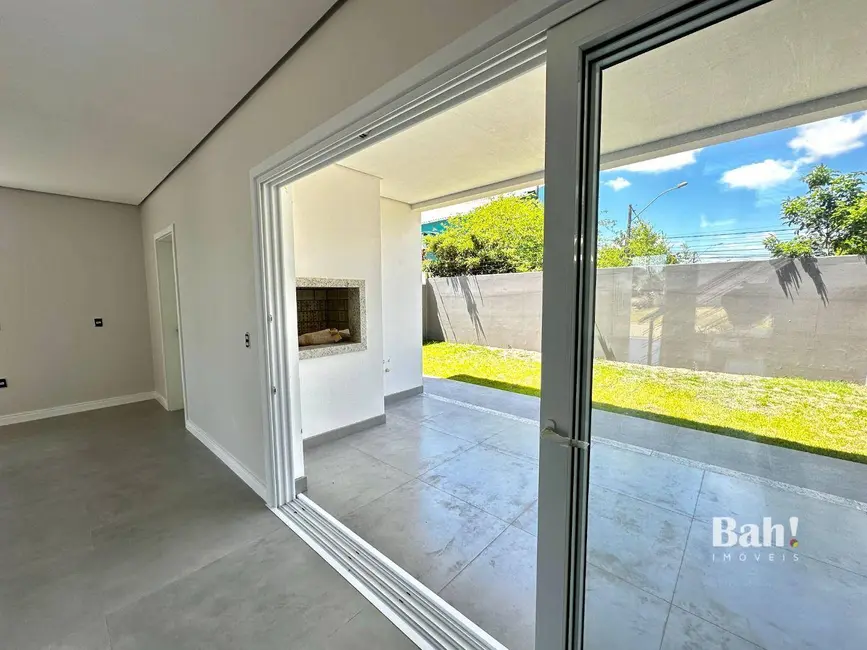 Sobrado com 3 quartos à venda, 230m2 em Igara, Canoas - RS - imagem 8 Foto 8 de Sobrado com 3 quartos à venda, 230m2 em Igara, Canoas - RS