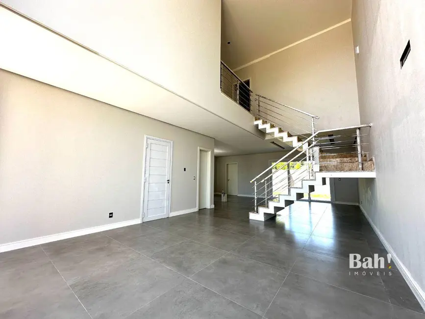 Foto 2 de Sobrado com 3 quartos à venda, 230m2 em Igara, Canoas - RS