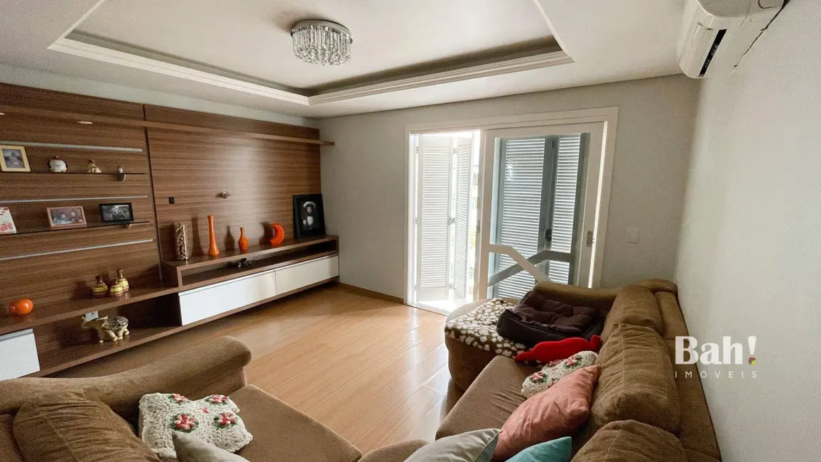 Sobrado com 2 quartos à venda, 200m2 em Centro, Canoas - RS - imagem 7 Foto 7 de Sobrado com 2 quartos à venda, 200m2 em Centro, Canoas - RS