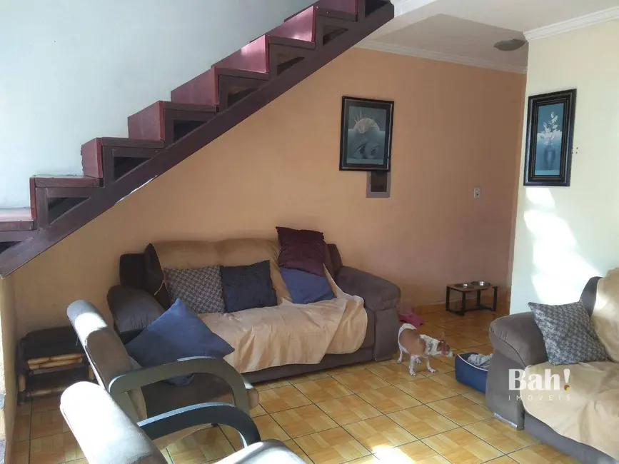 Sobrado com 3 quartos à venda, 150m2 em Mato Grande, Canoas - RS - imagem 6 Foto 6 de Sobrado com 3 quartos à venda, 150m2 em Mato Grande, Canoas - RS