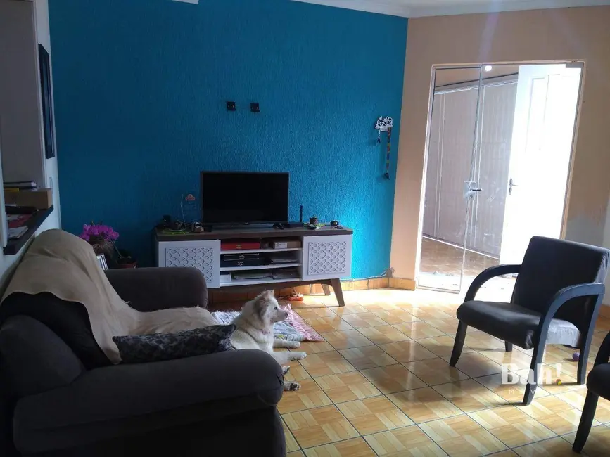 Sobrado com 3 quartos à venda, 150m2 em Mato Grande, Canoas - RS - imagem 4 Foto 4 de Sobrado com 3 quartos à venda, 150m2 em Mato Grande, Canoas - RS