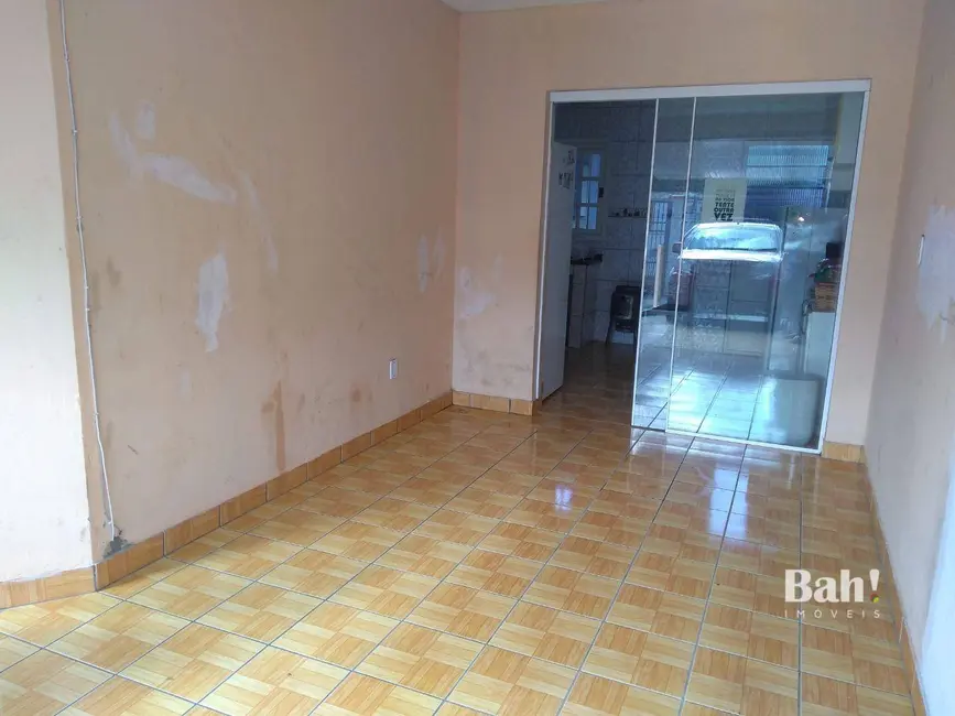 Sobrado com 3 quartos à venda, 150m2 em Mato Grande, Canoas - RS - imagem 9 Foto 9 de Sobrado com 3 quartos à venda, 150m2 em Mato Grande, Canoas - RS