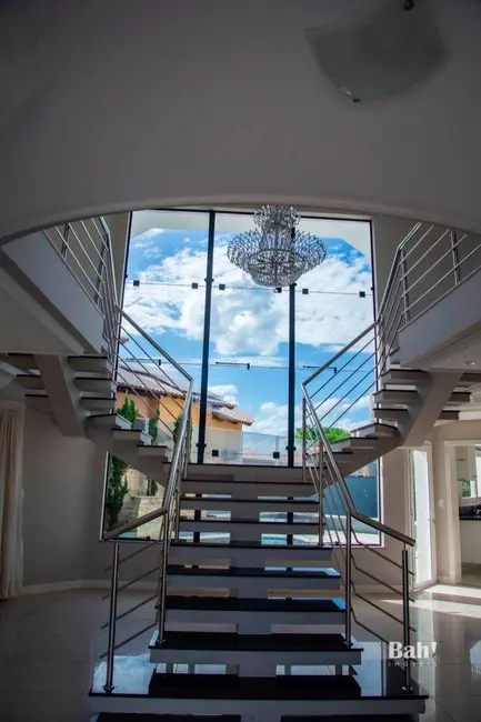 Foto 3 de Sobrado com 4 quartos à venda, 659m2 em Nossa Senhora das Graças, Canoas - RS