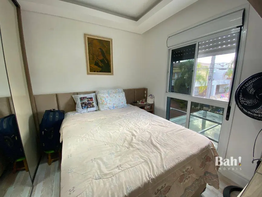 Sobrado com 4 quartos à venda, 233m2 em Estância Velha, Canoas - RS - imagem 9 Foto 9 de Sobrado com 4 quartos à venda, 233m2 em Estância Velha, Canoas - RS