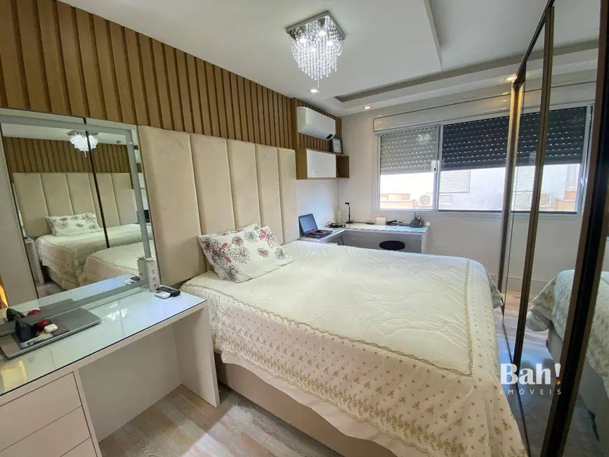 Sobrado com 4 quartos à venda, 233m2 em Estância Velha, Canoas - RS - imagem 8 Foto 8 de Sobrado com 4 quartos à venda, 233m2 em Estância Velha, Canoas - RS