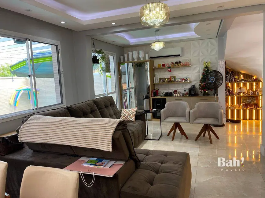 Sobrado com 4 quartos à venda, 233m2 em Estância Velha, Canoas - RS - imagem 3 Foto 3 de Sobrado com 4 quartos à venda, 233m2 em Estância Velha, Canoas - RS