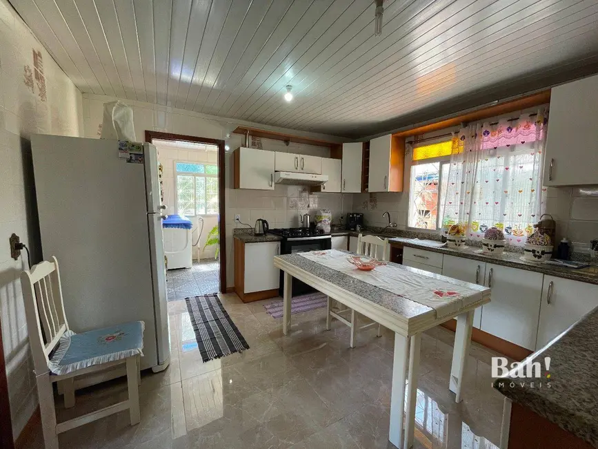Casa com 3 quartos à venda, 810m2 em Mathias Velho, Canoas - RS - imagem 6 Foto 6 de Casa com 3 quartos à venda, 810m2 em Mathias Velho, Canoas - RS