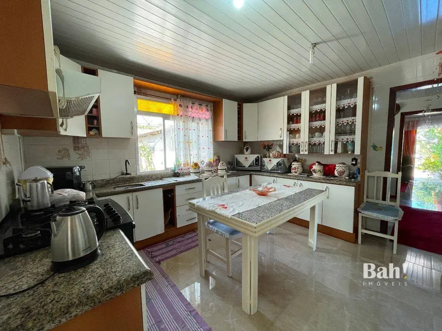 Casa com 3 quartos à venda, 810m2 em Mathias Velho, Canoas - RS - imagem 5 Foto 5 de Casa com 3 quartos à venda, 810m2 em Mathias Velho, Canoas - RS