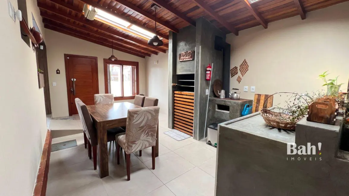 Foto 2 de Casa com 3 quartos à venda, 256m2 em Estância Velha, Canoas - RS