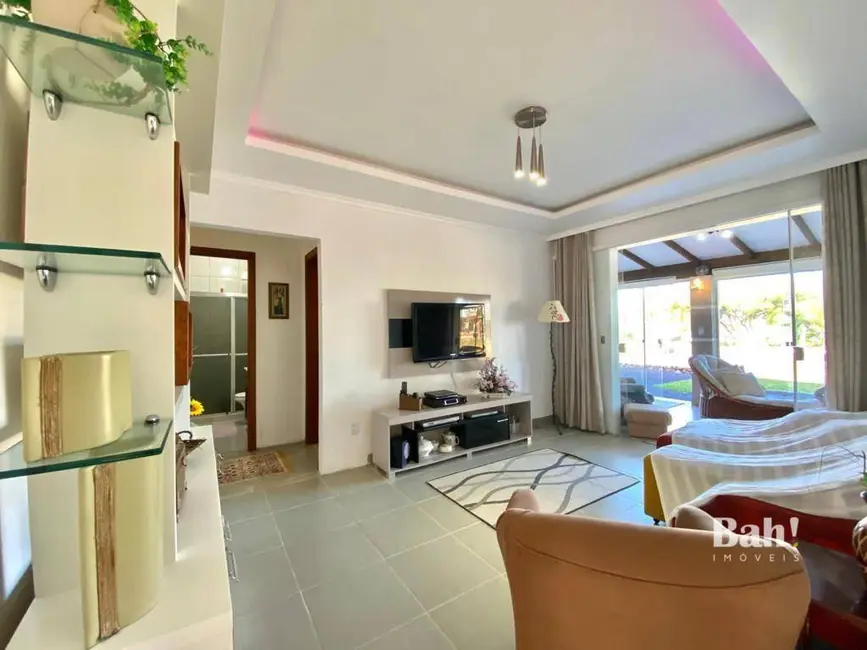 Casa com 5 quartos à venda, 360m2 em Capao Da Canoa - RS - imagem 1 Foto 1 de Casa com 5 quartos à venda, 360m2 em Capao Da Canoa - RS